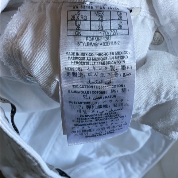 White guess jeans with rips in the knees - Picture 3 of 3